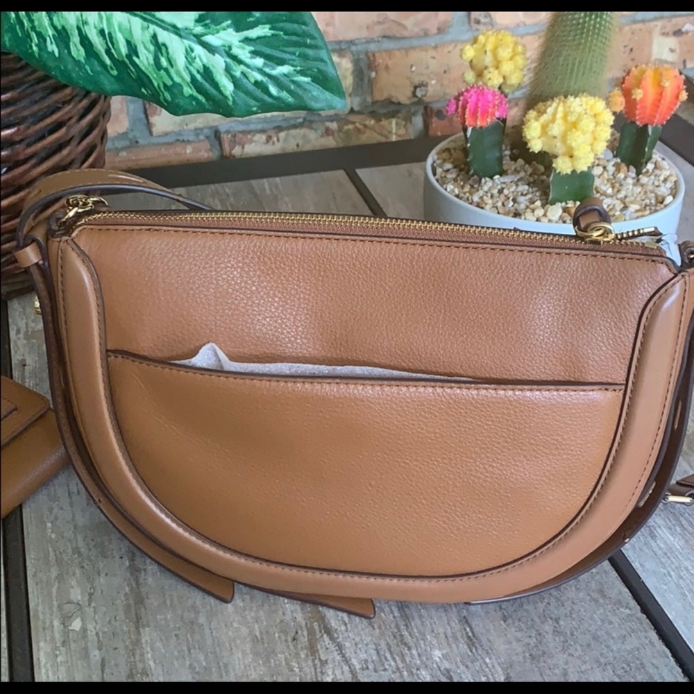 New🔥Michael Kors nice purse - Picture 4 of 8